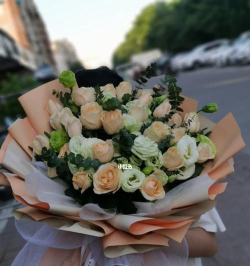 香槟玫瑰花语解读（探寻香槟玫瑰的浪漫与神秘）