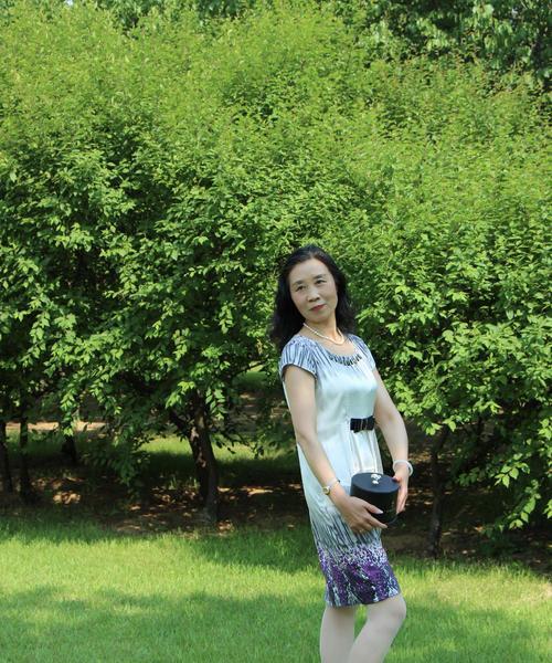 花香之美——女人气质高雅的代表（以花为媒）