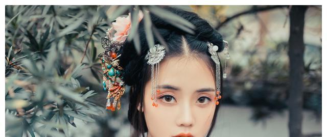 花开花落，占有欲的绽放（探寻花朵中的占有欲心理与表现）