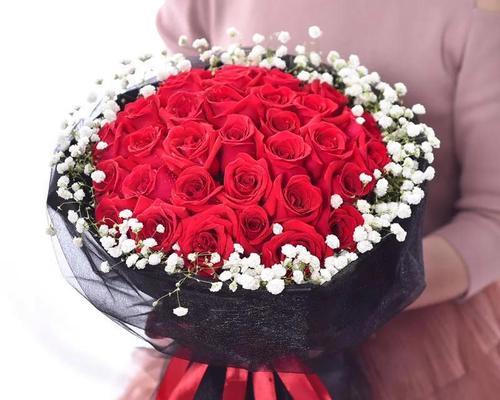 33朵玫瑰花语是什么意思？送33朵玫瑰代表什么情感？