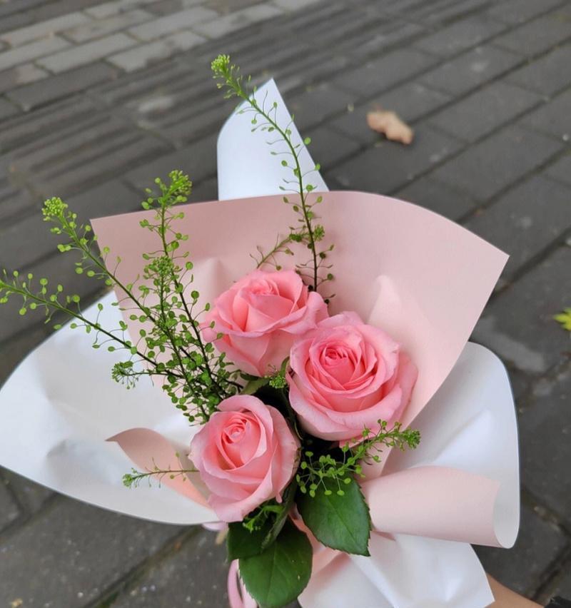 738朵玫瑰花的含义是什么？如何用花语表达深情？