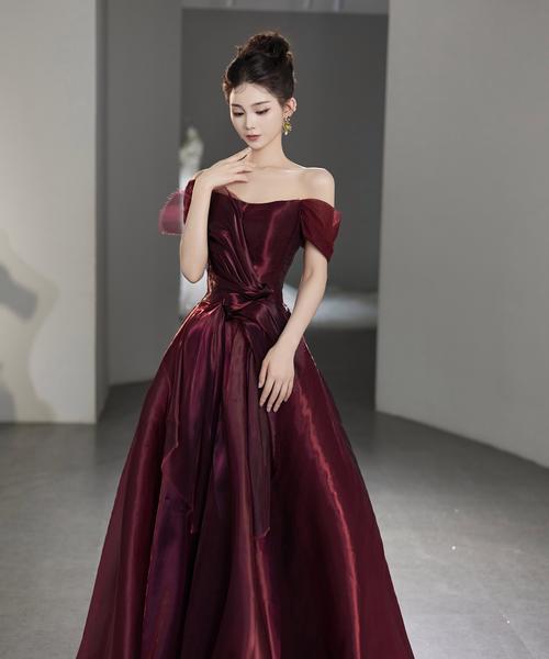 爱慕玫瑰礼服最新款式有哪些？如何挑选适合自己的？
