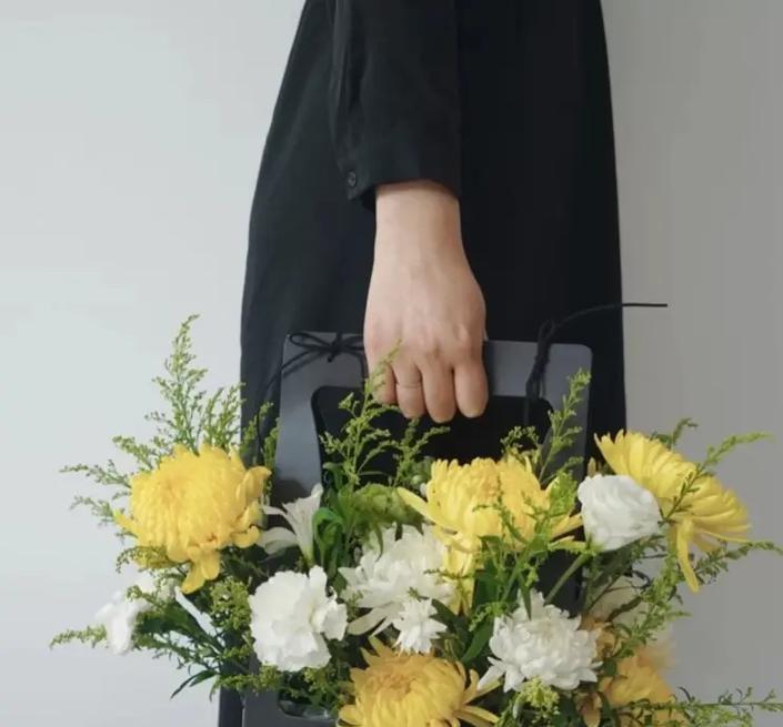 祭奠上坟时应选择哪种花语？花语背后的意义是什么？