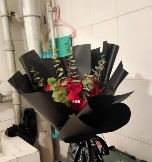 玻璃桶种植玫瑰花的技巧：如何保证其正常生长？