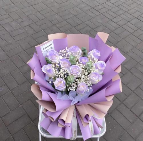单支紫色玫瑰花语代表什么？