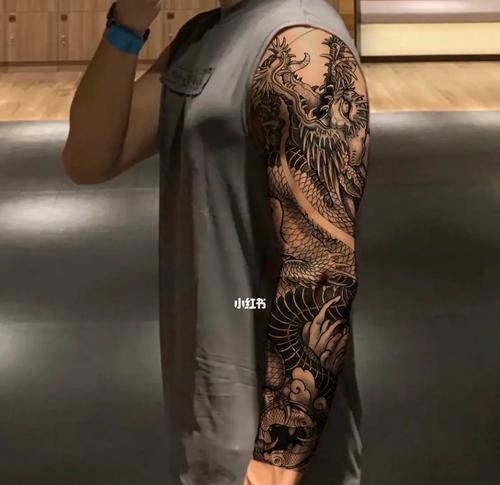 花臂纹龙的意义和象征是什么？纹身背后的深层含义探讨？