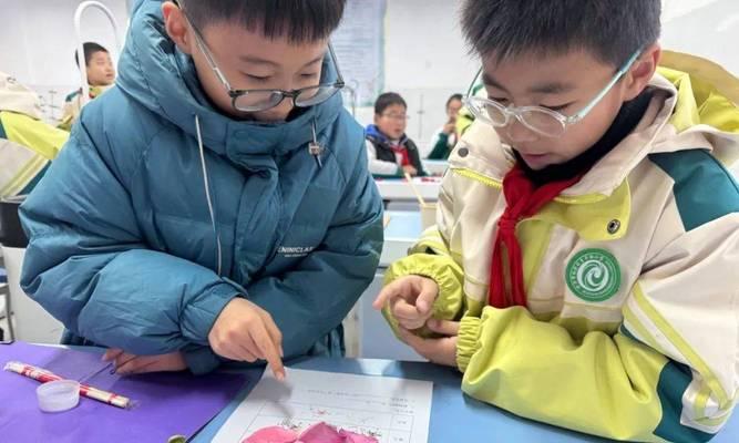 月季枯叶如何用镊子正确修剪？