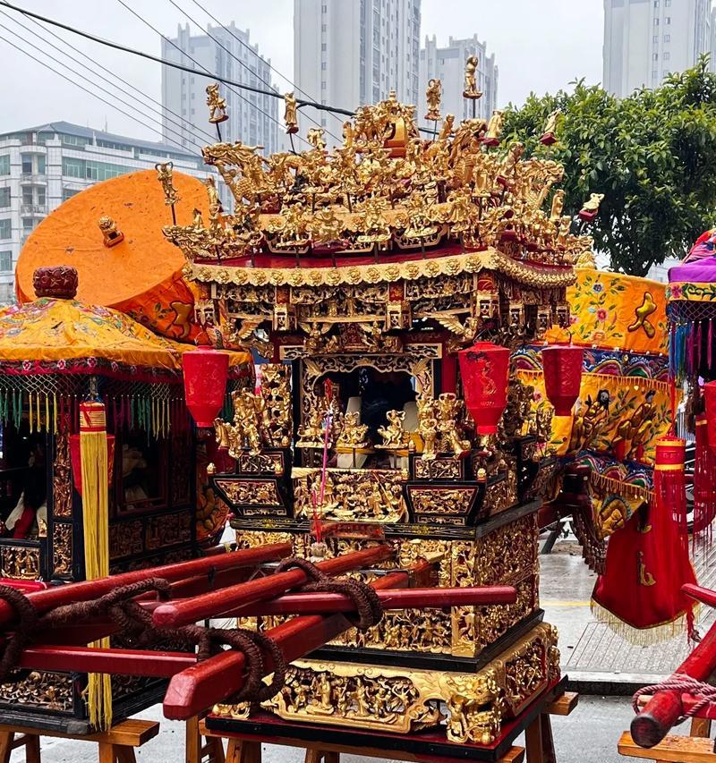 神明出巡撒花寓意何在？代表了哪些情感？