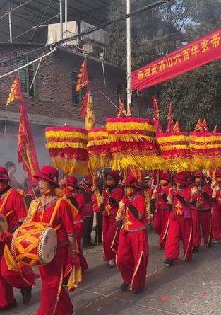 神明出巡撒花寓意何在？代表了哪些情感？