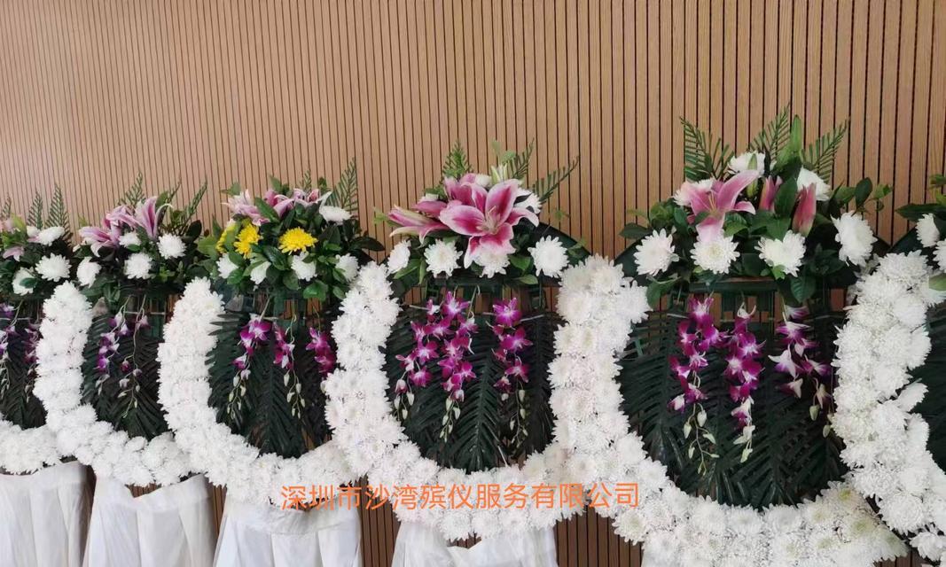 道具花的象征含义是什么？道具花在文化中的地位如何？