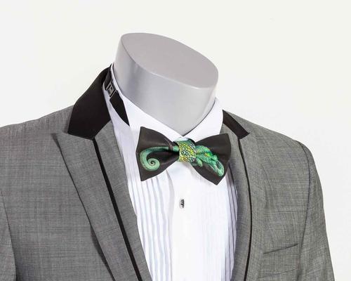 灰色礼服搭配哪种花？灰色礼服的花饰寓意是什么？