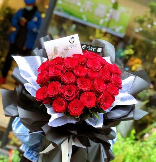 33朵多色玫瑰花代表什么？