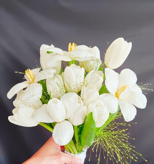 手捧花留给新娘的寓意是什么？传统上手捧花的意义是什么？