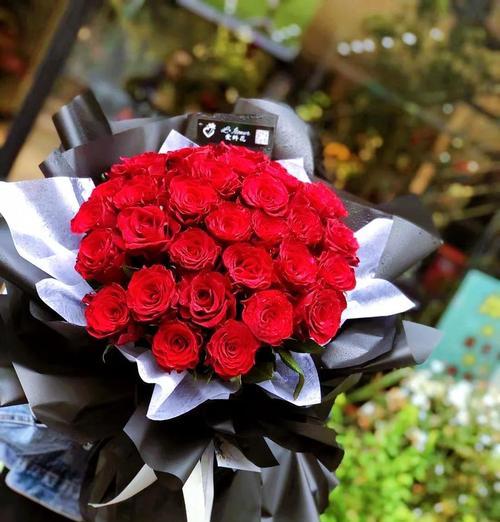 情人节收到玫瑰花代表什么？玫瑰花的意义有哪些？