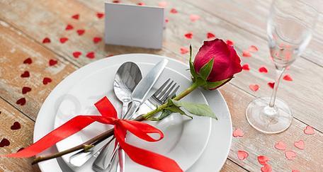 婚宴餐巾花有什么意义？情人节餐巾花的寓意是什么？