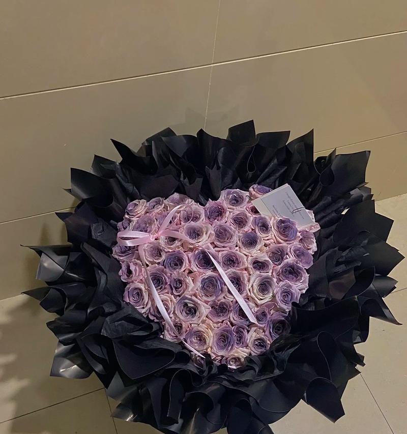 乌梅子酱色花语是什么？这种颜色的花有何特别含义？