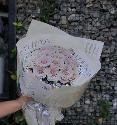 都市花语云逍无册节是什么意思？如何理解这一花语？