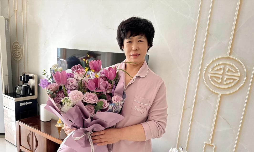 给父母送手捧花有什么寓意？如何表达对父母的爱？