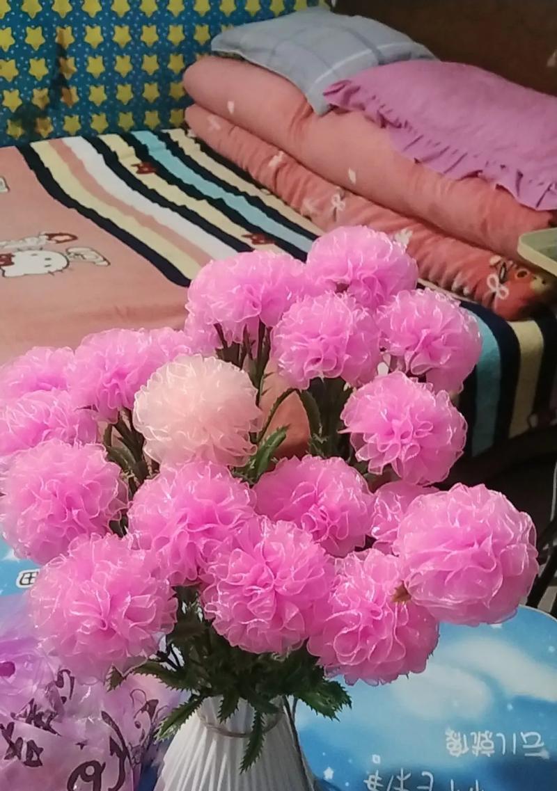 棉花红豆手捧花代表什么？棉花红豆手捧花的寓意是什么？