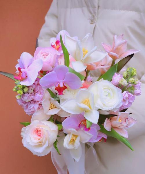 棉花红豆手捧花代表什么？棉花红豆手捧花的寓意是什么？