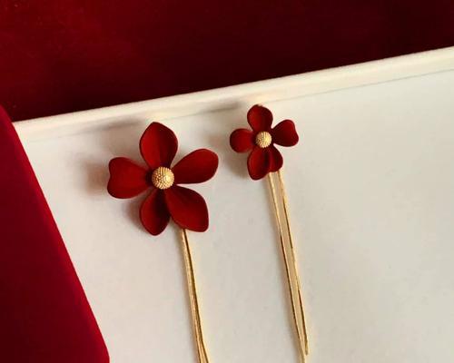 春节戴花有什么寓意？头上戴的花象征着什么？