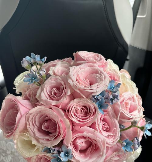 手捧花挂在水晶上代表什么？