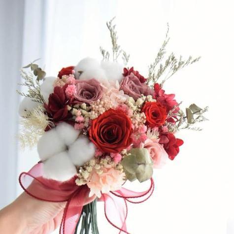 永生花手捧花代表什么？永生花手捧花的意义是什么？