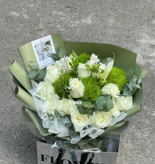 白绿色系的手捧花代表什么？白绿色花束在婚礼中有何特殊含义？