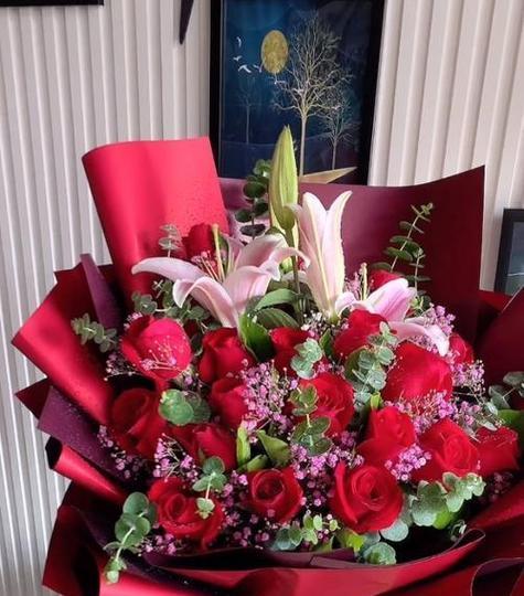 情人节送百合花有何深意？它代表了什么情感？