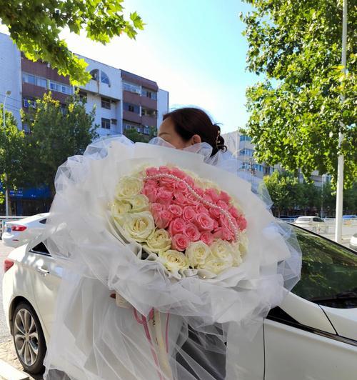 52朵粉色玫瑰代表什么？粉色玫瑰花束的特殊含义是什么？