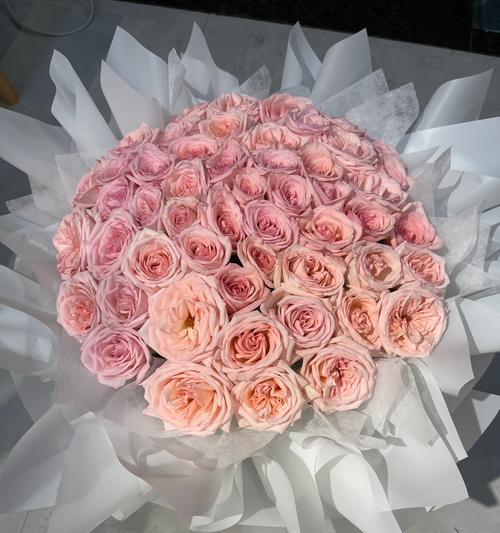 52朵粉色玫瑰代表什么？粉色玫瑰花束的特殊含义是什么？