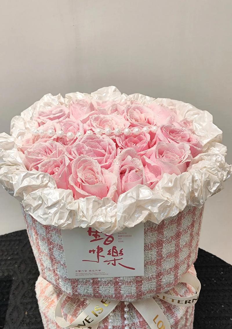 手捧花送给闺蜜珍珠的寓意是什么？珍珠手捧花在友情中的象征？