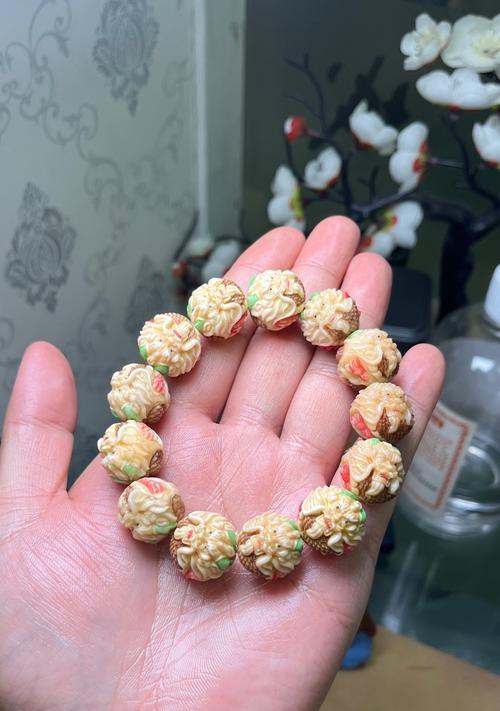 鹿角花白色部分有何特殊含义？