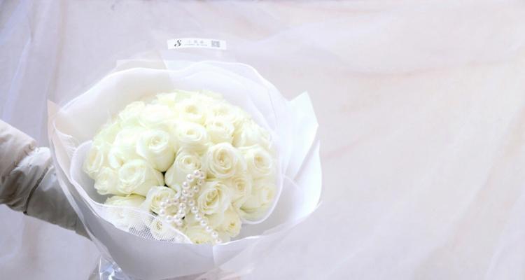 白色玫瑰花在求婚中代表什么？