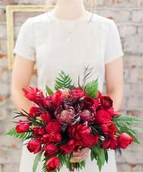 灰姑娘手捧花代表什么？手捧花的寓意是什么？