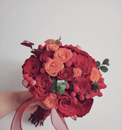 手捧花的含义怎么说？手捧花在婚礼中的象征意义是什么？